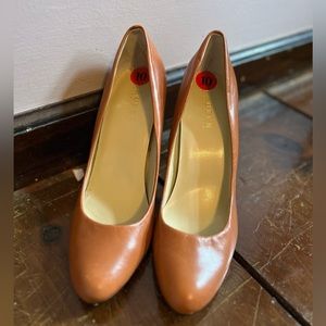 Ralph Lauren Rounded Toe Pumps